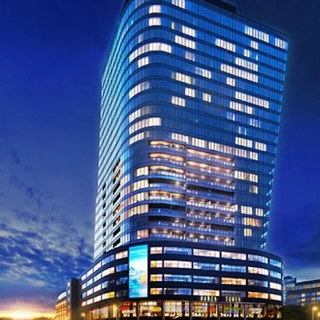 Hanza Tower 23 Pool & Jacussi * Szczecin